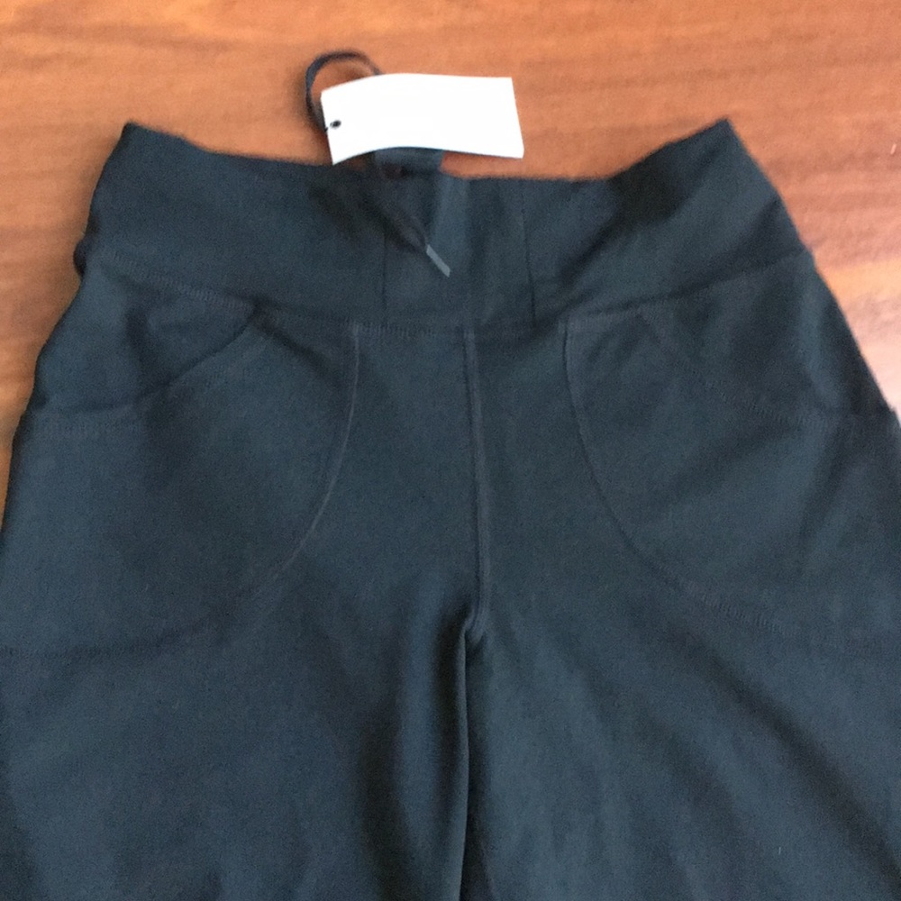 NWT Calvin Klein Performance Leggings
